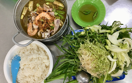 Mỹ Tho 'tánh kỳ': Lẩu mắm khổ qua sống cắt lát, nước mía rau câu 'full topping'