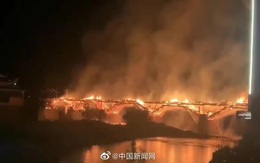 Cháy cầu gỗ 900 năm tuổi dài nhất ở Trung Quốc