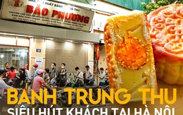 Rằm tháng Tám cận kề, người dân xếp hàng dài mua bánh Trung thu Bảo Phương