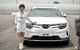 Chi tiết VinFast VF 8 bản thương mại vừa giao tới 100 khách Việt đầu tiên: Không khác nhiều concept