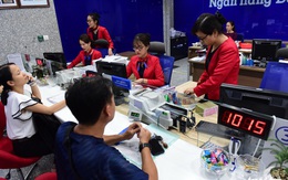 Sau nới room tín dụng: Nhân viên ngân hàng sợ... nghe điện thoại doanh nghiệp