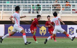 HLV U20 Hồng Kông thừa nhận các học trò đã ‘bị ngợp trước lối đá nhanh của Việt Nam’