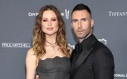 Vợ Adam Levine vẫn tin tưởng chồng sau tin ngoại tình