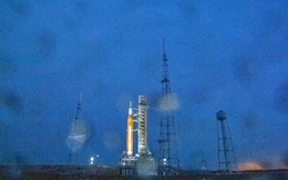 NASA tiếp tục hoãn phóng tàu vũ trụ lên Mặt trăng