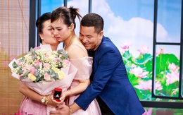 Con dâu tặng nhẫn kim cương cho mẹ chồng trên sóng truyền hình