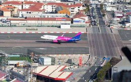 Sân bay Gibraltar - Đường băng duy nhất trên thế giới giao nhau với một con đường