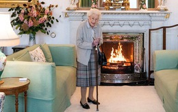 Các bác sĩ lo ngại về sức khỏe Nữ hoàng Anh