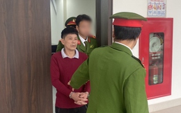 Tẩm xăng đốt nhà khi 5 người đang ngủ, bị tuyên phạt 9 năm tù