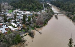 Chín "dòng sông khí quyển" liên tiếp dội xuống California