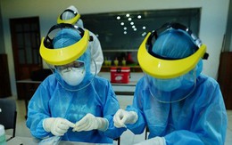 Chuyên gia Anh khuyến cáo đối tượng phải tiêm vắc xin COVID-19 hàng năm