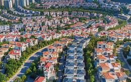 Một doanh nghiệp ở Trung Quốc xây cả khu biệt thự rộng 2.500 mẫu đất làm 'phúc lợi' cho nhân viên: Giảm 40% giá, hưởng cuộc sống vương giả, đến làng đại gia nổi tiếng còn thua xa