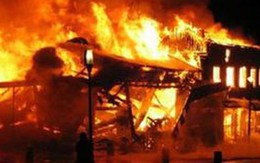 Em tưới xăng đốt nhà anh trai ngày mùng 1 Tết