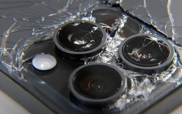 Thả rơi và nhúng nước iPhone 15 Pro Max và một loạt smartphone đắt tiền nhất, người thử nghiệm nhận kết quả bất ngờ