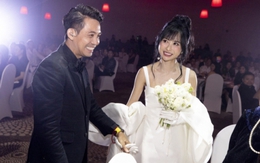 Đại gia Minh Nhựa ngọt ngào "khóa môi" vợ, khoe giấy đăng ký kết hôn với Mina Phạm