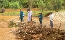 Lũ cuốn trôi 4 du khách nước ngoài tại Lâm Đồng