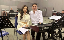 Hồ Quỳnh Hương và dàn nghệ sĩ tập hát cùng nhạc sĩ Đỗ Bảo cho đêm nhạc "Một mình bao la"