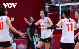HLV ĐT bóng chuyền nữ Việt Nam tiết lộ điều bất ngờ sau chiến thắng lịch sử