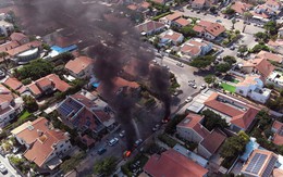 Hamas đột kích bằng đường bộ - biển - không, Israel vung "Kiếm sắt"