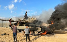 UAV Hamas phá hủy xe tăng Merkava Mark IV của Israel