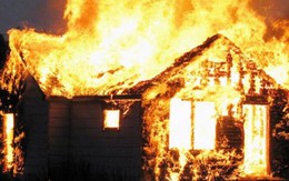 Người cha tự đâm mình tử vong sau khi đốt nhà khiến con chết cháy