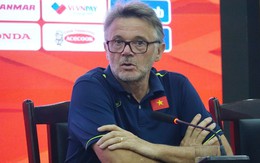 HLV Troussier nói thẳng về giấc mơ World Cup của tuyển Trung Quốc, chỉ ra điểm yếu nơi cầu thủ Việt Nam