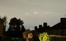 'Binh đoàn' UFO trình diễn trên bầu trời thủ đô Vương quốc Anh