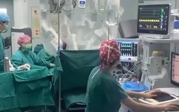 Robot phẫu thuật sản xuất tại Trung Quốc
