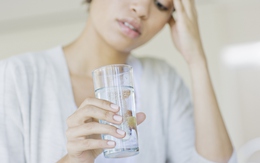 3 sai lầm khi uống nước vào buổi sáng gây tổn hại tim, thận, dạ dày: Nhiều người chưa biết để tránh