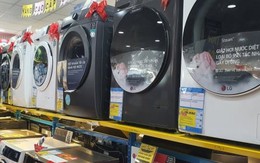 Siêu thị xả hàng cuối năm, máy giặt chỉ từ 2,7 triệu đồng, có nên mua?