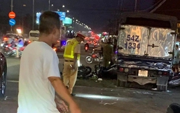 NÓNG: Xe tải tông hàng loạt xe máy chờ đèn đỏ ở Đồng Nai