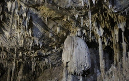 Khám phá hang động Pusamcap