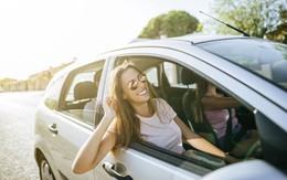 Mở cửa sổ khi lái xe có tốn xăng hơn?