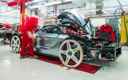 Muốn 'chơi' xe Ferrari này ở Việt Nam phải sẵn rất nhiều tiền: Quệt móp 1 vết có thể tốn cả chục tỷ tiền sửa