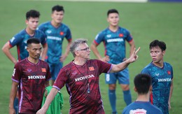Báo Trung Quốc bất ngờ loan tin HLV Troussier đã sở hữu 10 cầu thủ nhập tịch