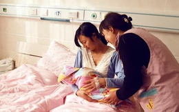 Vợ vừa sinh chồng đã ép làm xét nghiệm ADN với con, có kết quả mẹ chồng vẫn chửi bới vì lí do vô lý