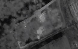 Video UAV Lancet phá hủy loạt xe tăng, pháo tự hành ở khu vực sông Dnieper