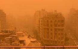 Bão cát ngày một dày đặc