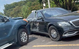 Ảnh TNGT: Qua đường không nhường nhau, Mazda BT-50 đâm nát hông Mercedes-Benz S-Class