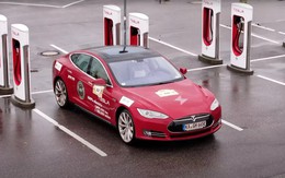 Xe điện bền hay không – đây là câu trả lời: Một chiếc Tesla sắp cán mốc ODO 2 triệu km, thay pin 4 lần, thay động cơ 13 lần