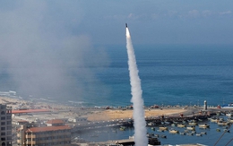 Sốc: Hamas phóng rốc-két trúng nơi "nhạy cảm" của Israel