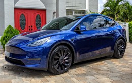 Bỏ 1 tỷ mua xe điện Tesla, khách 'bật ngửa' ngay khi mở cửa xe: Chất lượng kém quá!