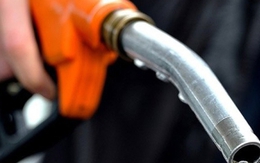 Đề xuất điều chỉnh giá xăng dầu hàng tuần, chỉ trừ Tết Nguyên đán
