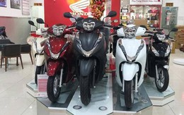 Giá xe máy đồng loạt giảm sâu: Winner X lao dốc gần 20 triệu đồng, Honda Vision, SH... cùng giảm mạnh