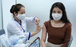 Lễ tình nhân đặc biệt: Nhiều bạn trẻ tặng người yêu "Vắc xin tình yêu"