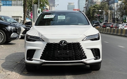 Lexus RX 2023 hot trước giờ G tại Việt Nam: Đại lý chính hãng báo ra mắt ngày mai, showroom ngoài cũng cạnh tranh chào bán
