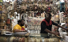 Thăm khu chợ sầm uất bậc nhất New Delhi, nơi người bán hàng toàn là đàn ông