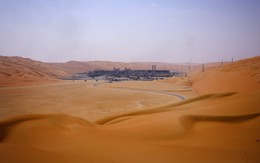 Ai cũng biết Ả Rập Saudi nổi tiếng vì dầu mỏ, nhưng đây là những cảnh khai thác mà ít người được tận mắt thấy