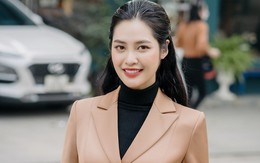 “Lấn sân” làm MC bị chê, Hoa hậu Nông Thúy Hằng nói gì?