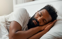 Ngủ ít có giúp giảm cân hiệu quả hơn không?