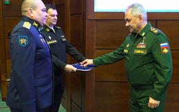 Nga trao thưởng phi công Su-27 trong vụ máy bay do thám không người lái Mỹ lao xuống Biển Đen